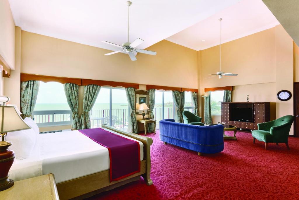 Ramada By Wyndham Princess Kota Belize Bagian luar foto