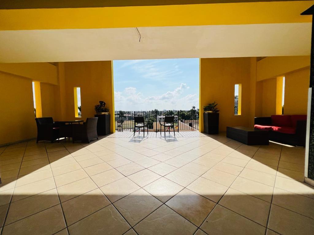 Ramada By Wyndham Princess Kota Belize Bagian luar foto
