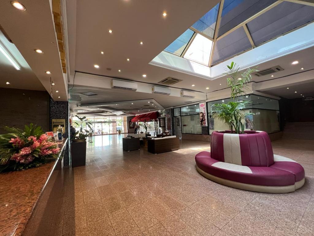 Ramada By Wyndham Princess Kota Belize Bagian luar foto