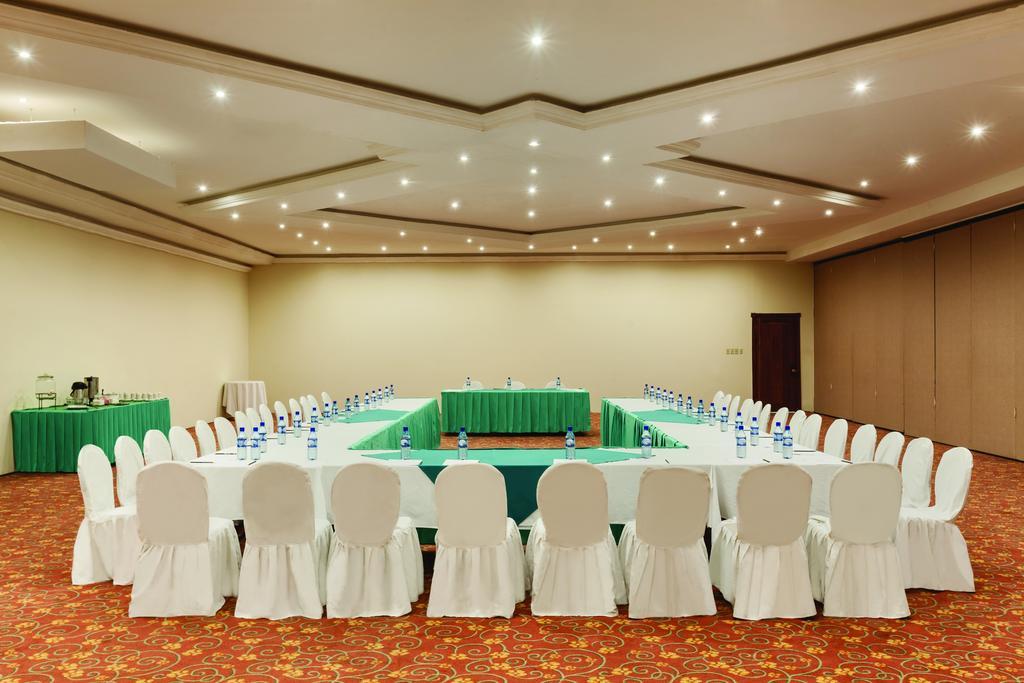 Ramada By Wyndham Princess Kota Belize Bagian luar foto