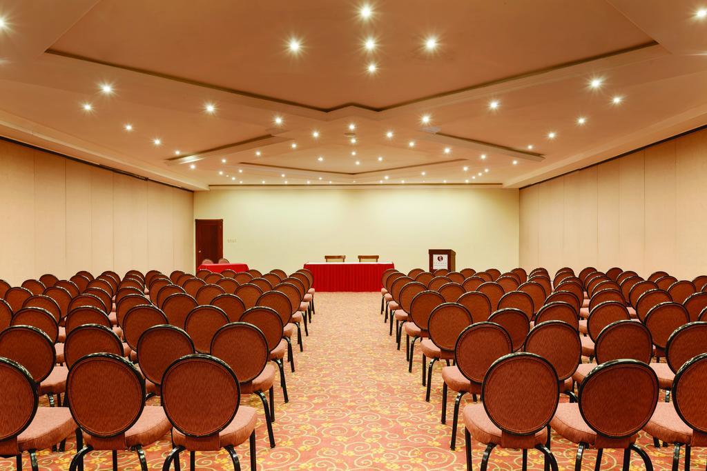 Ramada By Wyndham Princess Kota Belize Bagian luar foto