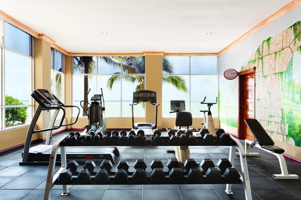 Ramada By Wyndham Princess Kota Belize Bagian luar foto