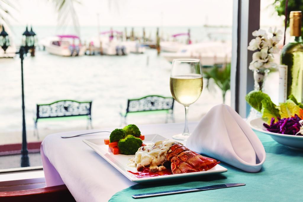 Ramada By Wyndham Princess Kota Belize Bagian luar foto