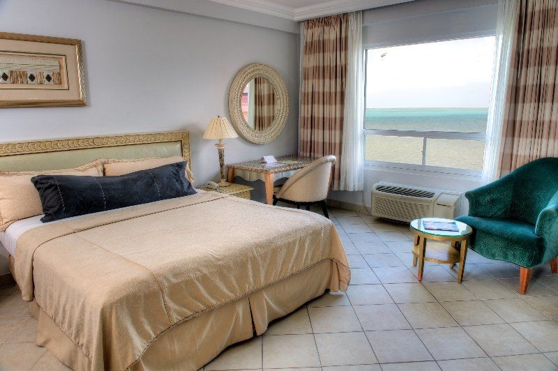 Ramada By Wyndham Princess Kota Belize Ruang foto