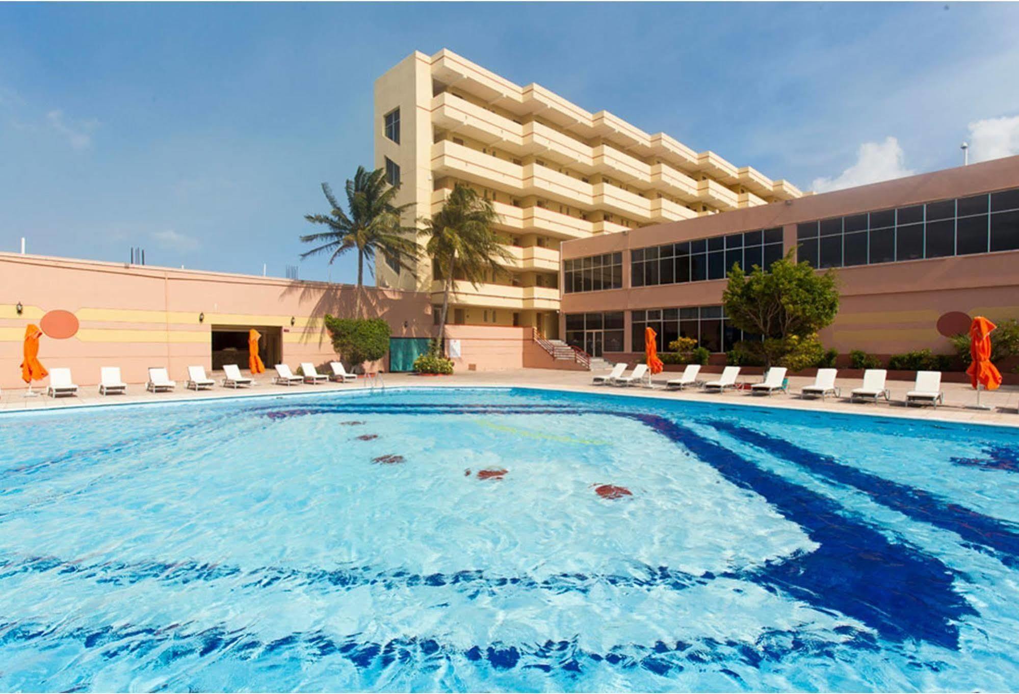 Ramada By Wyndham Princess Kota Belize Bagian luar foto