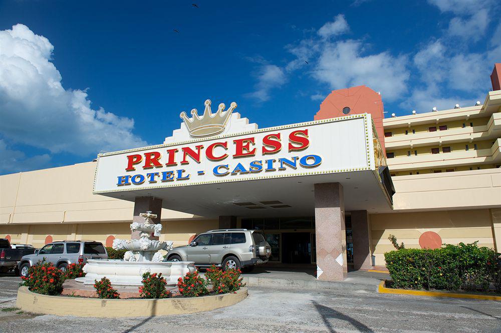 Ramada By Wyndham Princess Kota Belize Bagian luar foto