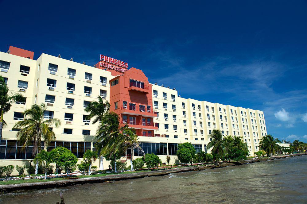 Ramada By Wyndham Princess Kota Belize Bagian luar foto
